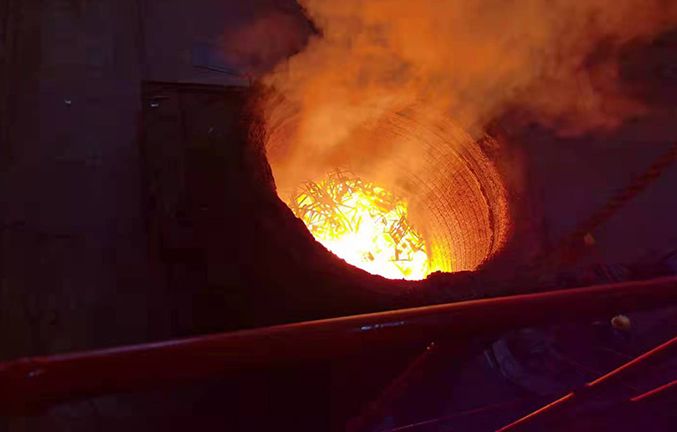 纯氧燃烧式废钢预热装置